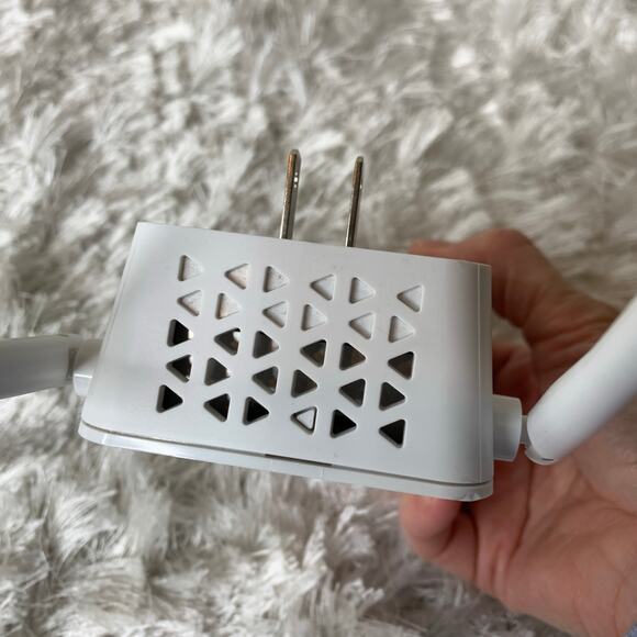 Netgear Wifi Range Extender EX3100v2 White - Picture 2 of 7